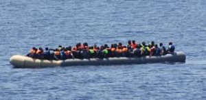 migrants-radeau-Méditerranée